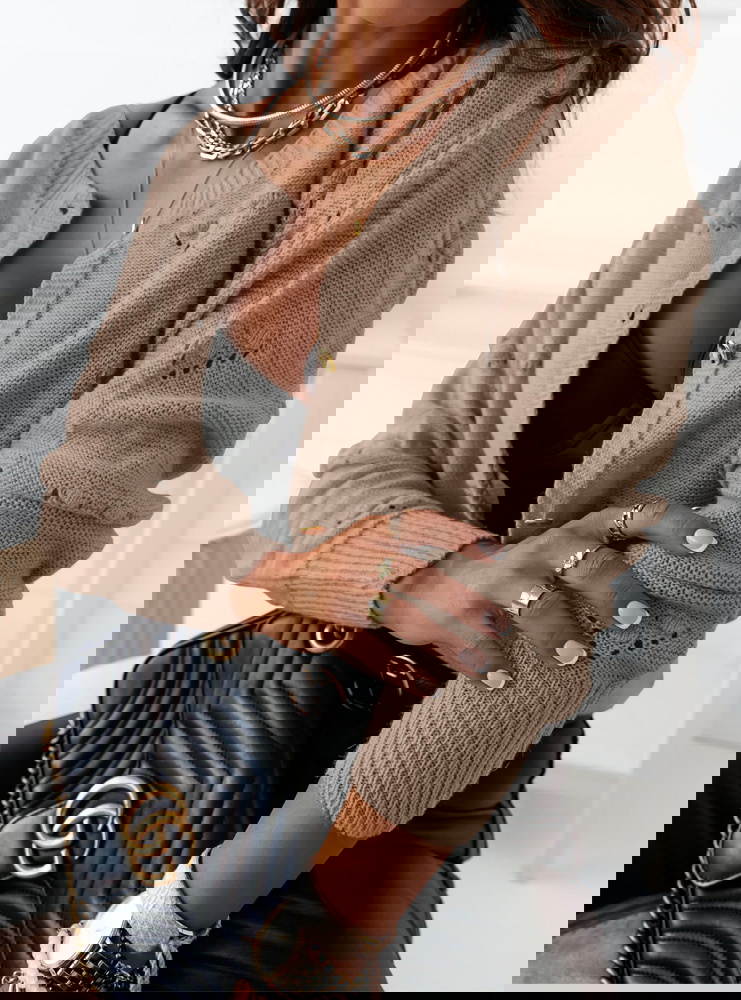 Rozpinany sweterek o ażurowym splocie...