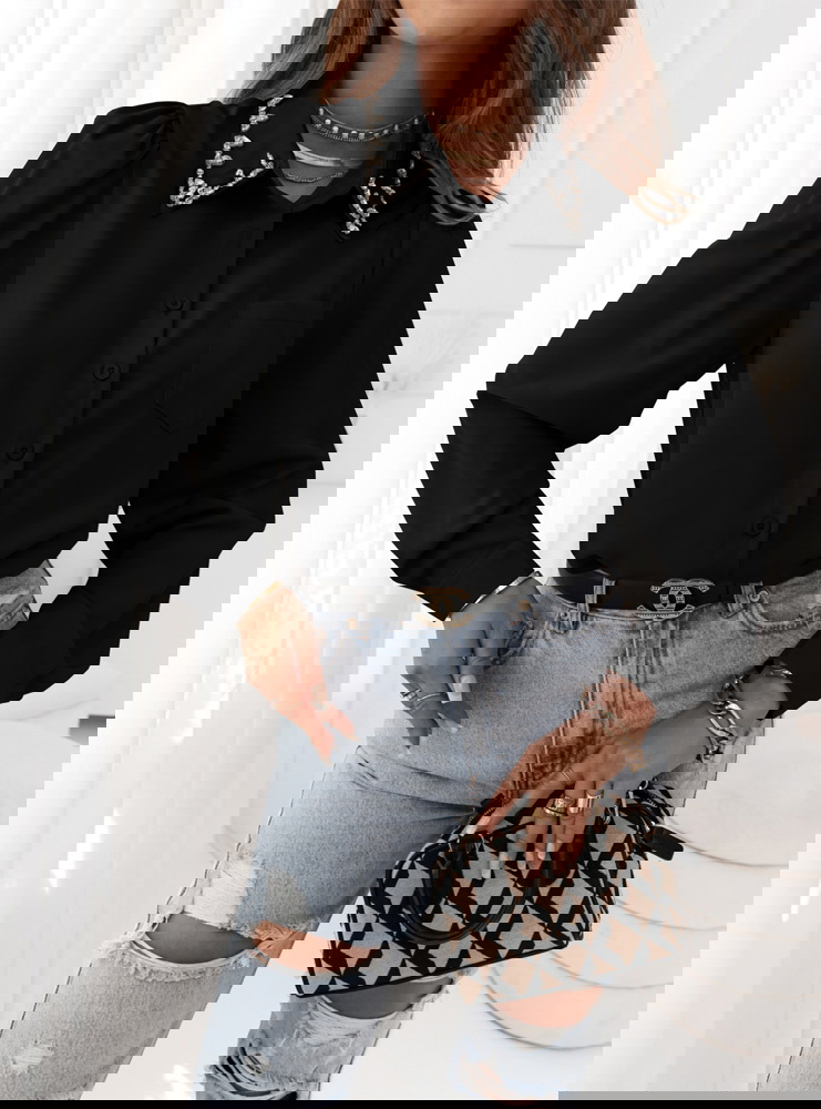 Czarna koszula z ozdobnym...