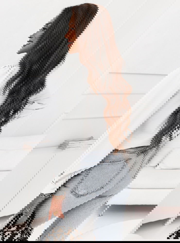 Biała koszula z ozdobnym...