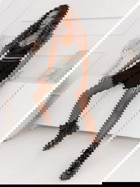 Czarne kabaretki z... 2