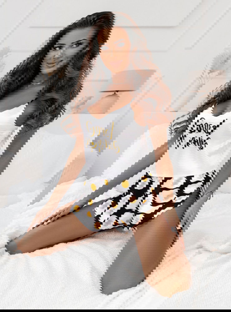 Czarna satynowa piżama z modnym...