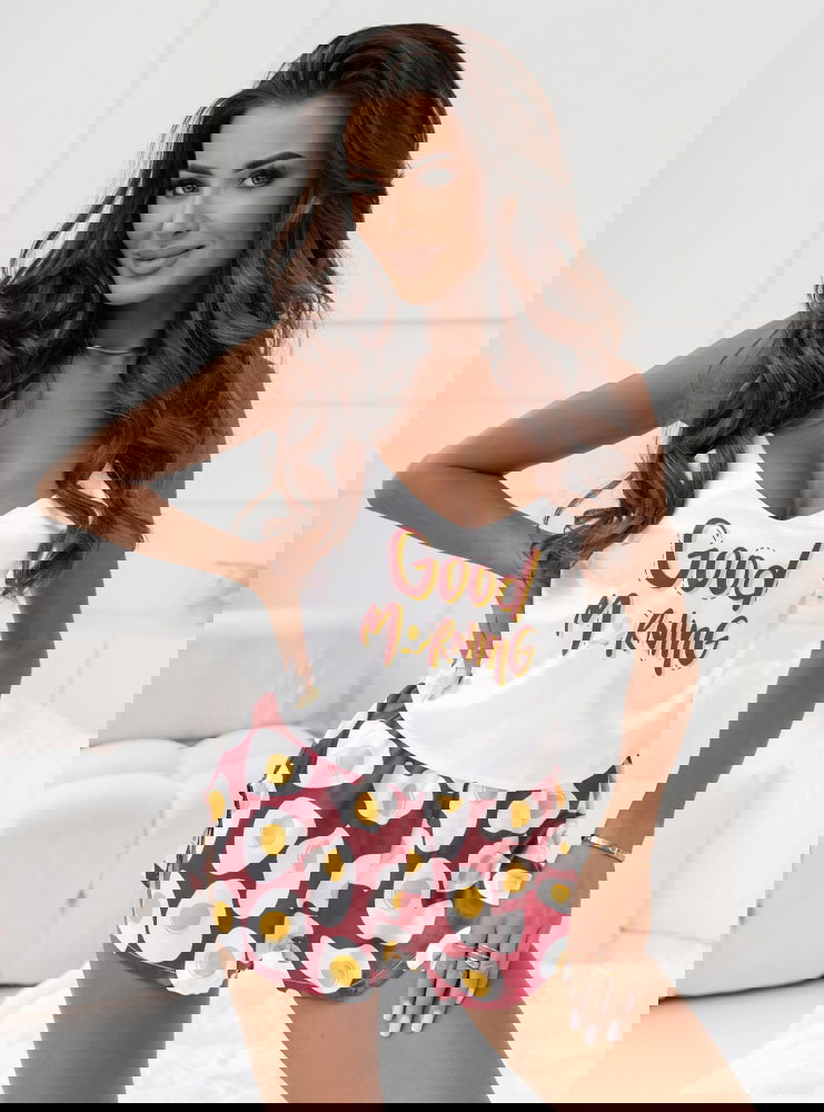 Bordowa satynowa piżama z modnym...