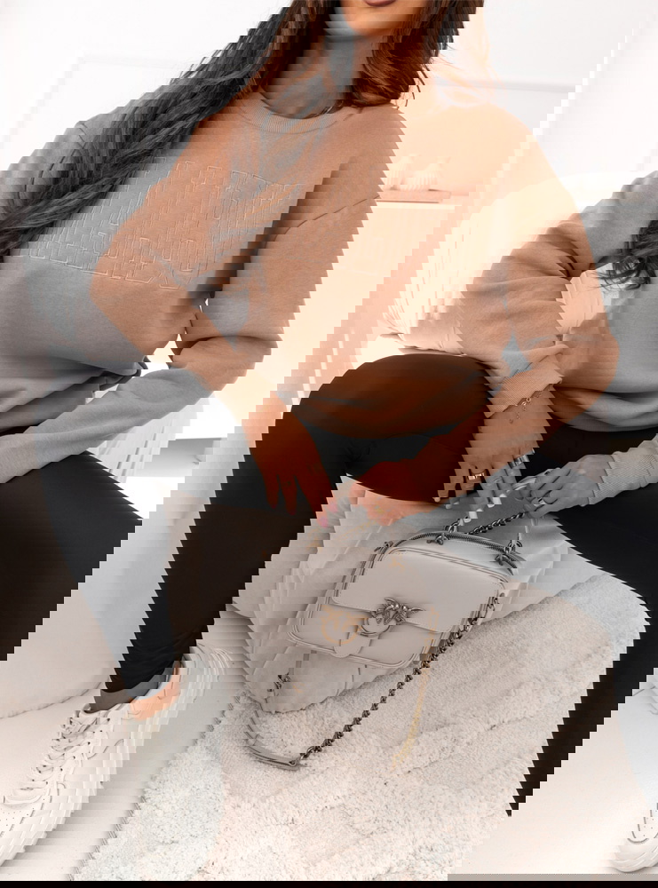 Beżowa sportowa bluza z napisem Jesica