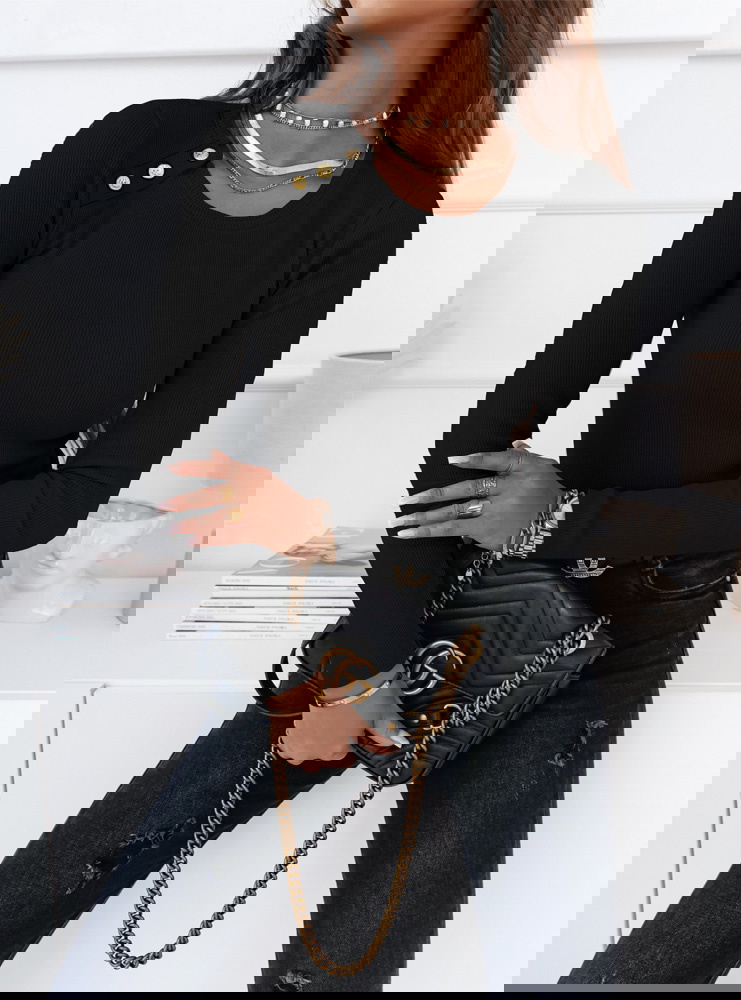 Czarna prążkowana bluzka z ozdobnymi...