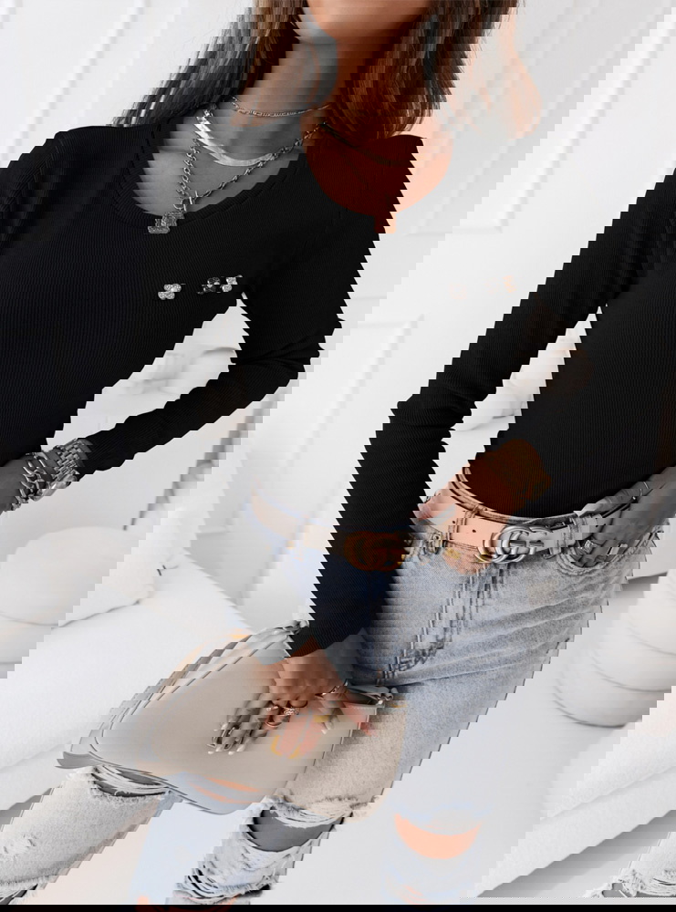 Czarna prążkowana bluzka z ozdobnymi...