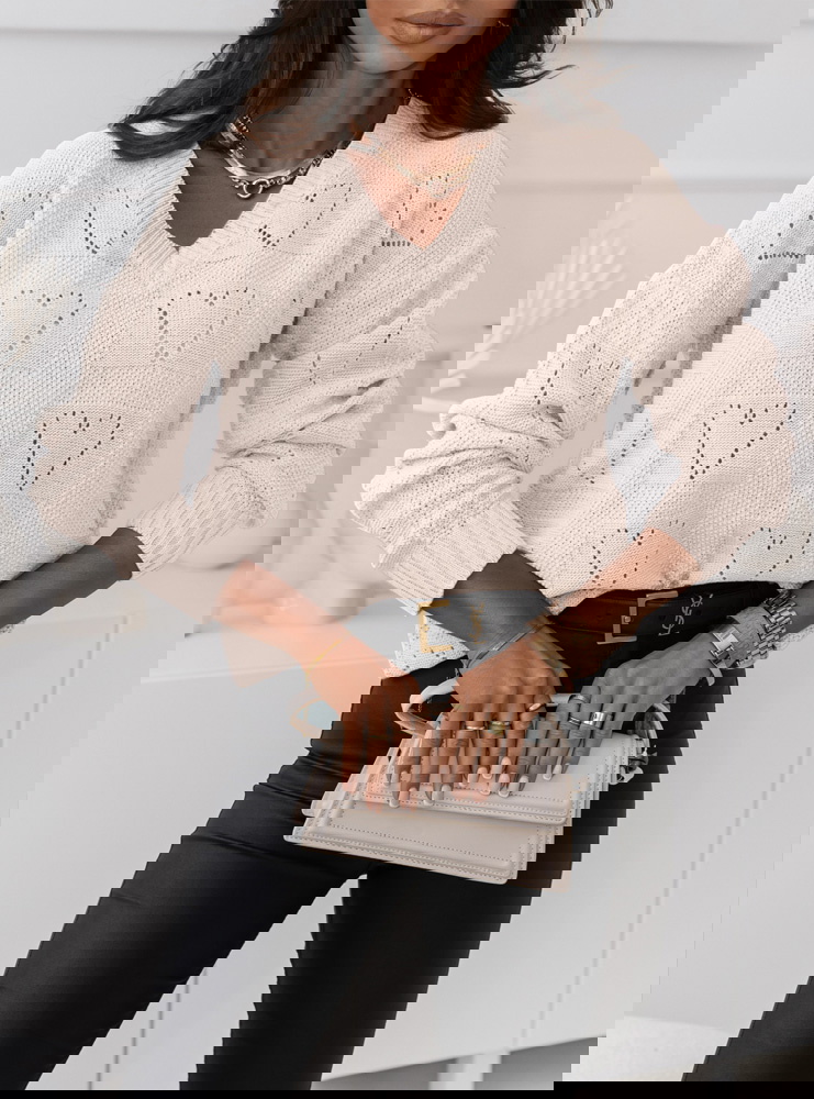 Beżowy ażurowy sweter w serduszka Felena