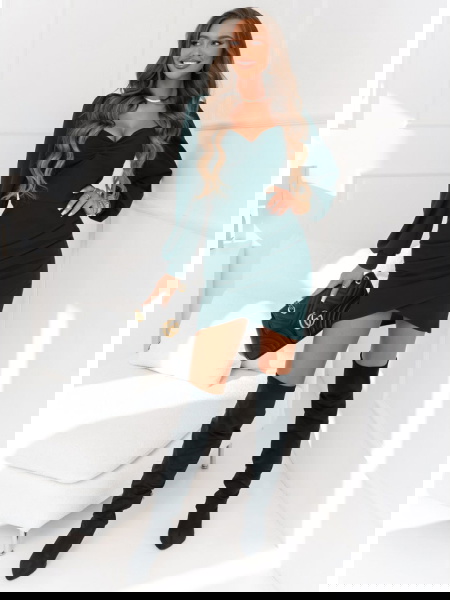 Sukienka z dekoltem w serce... 2