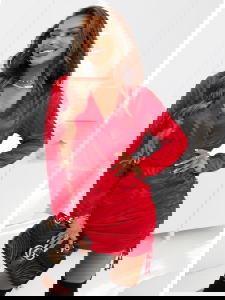 Malinowa satynowa sukienka... 2