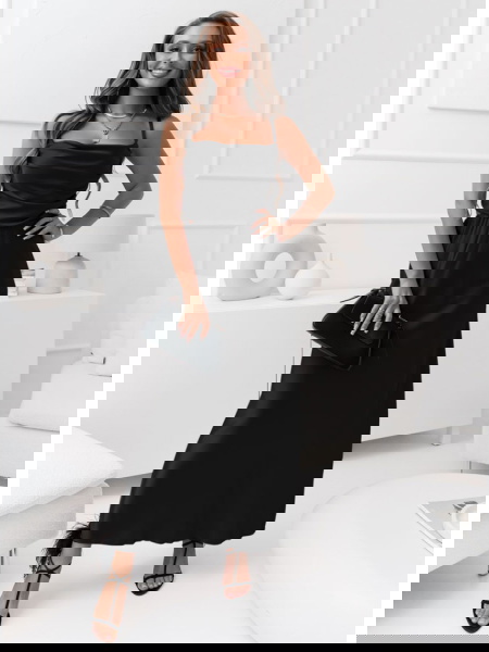 Czarna satynowa sukienka... 2