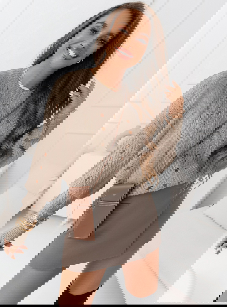 Ażurkowy sweter z ozdobnym splotem...