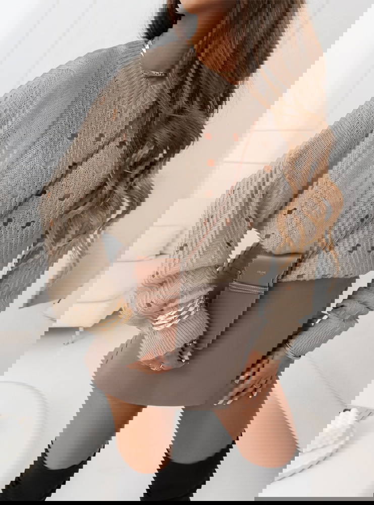 Ażurkowy sweter z ozdobnym splotem...