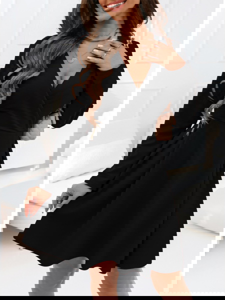 Czarna sukienka z... 2