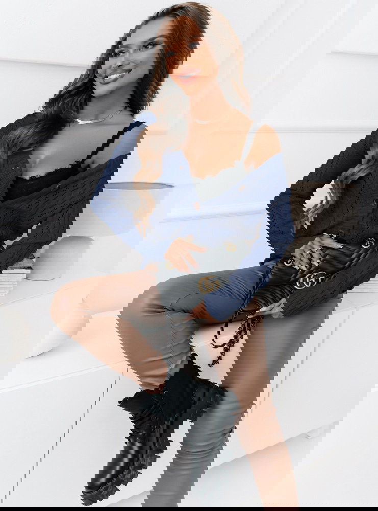 Granatowy rozpinany sweter z ozdobnym...