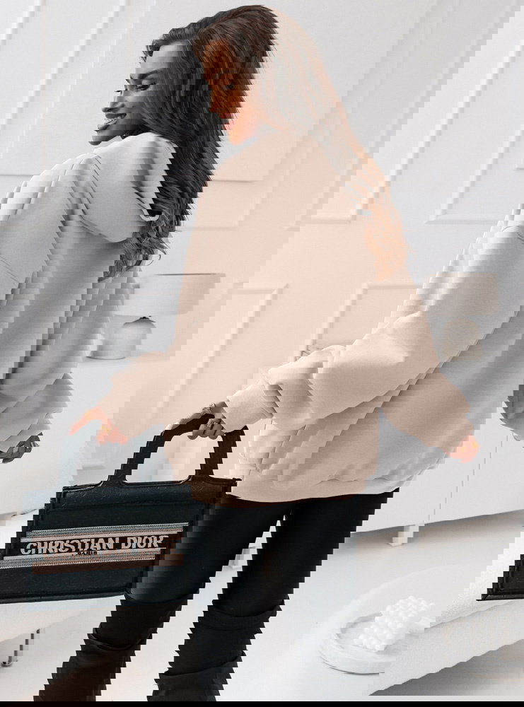 Logowana bluza oversize z kapturem...