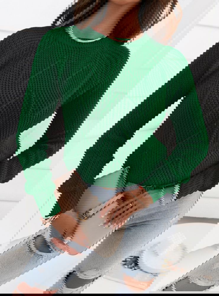 Szmaragdowy sweter z ozdobnym splotem...