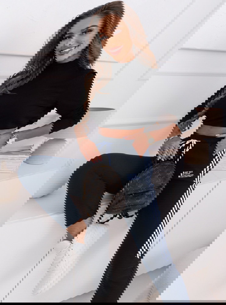 Granatowe spodnie dresowe z lampasem...