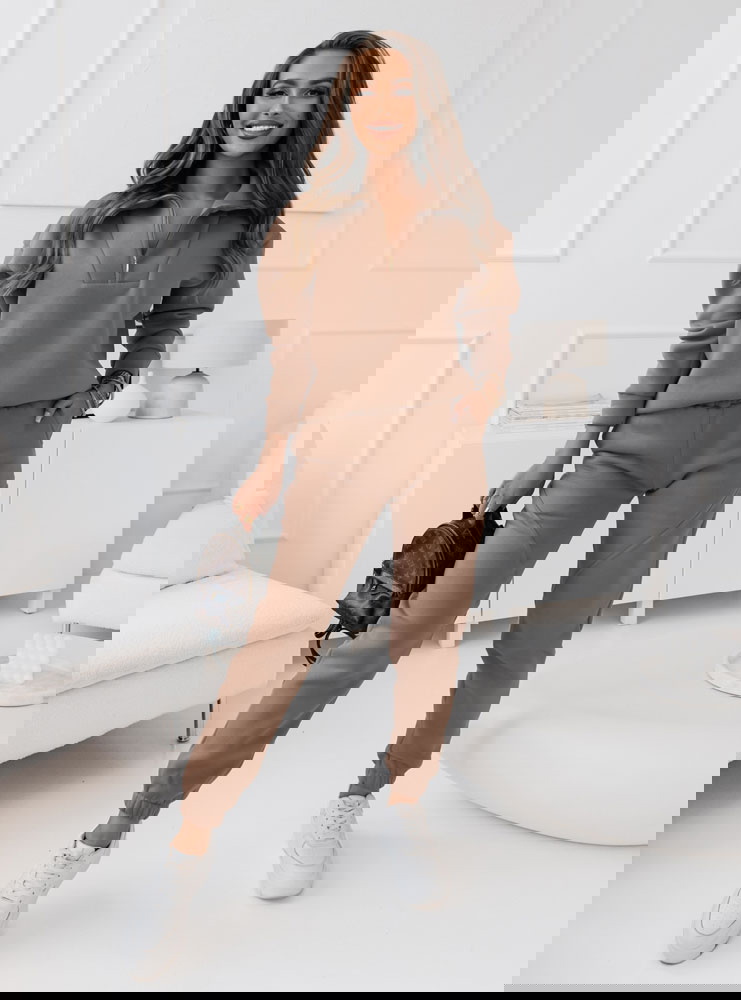 Beżowy komplet dresowy ze stójką Hanelle