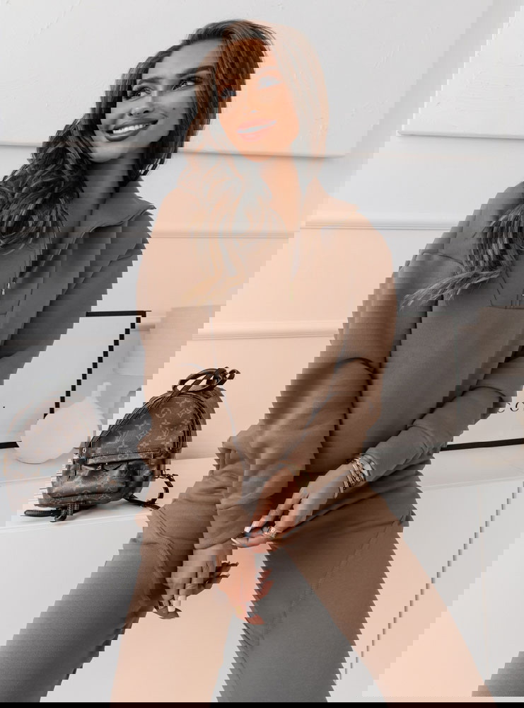 Beżowy komplet dresowy ze stójką Hanelle