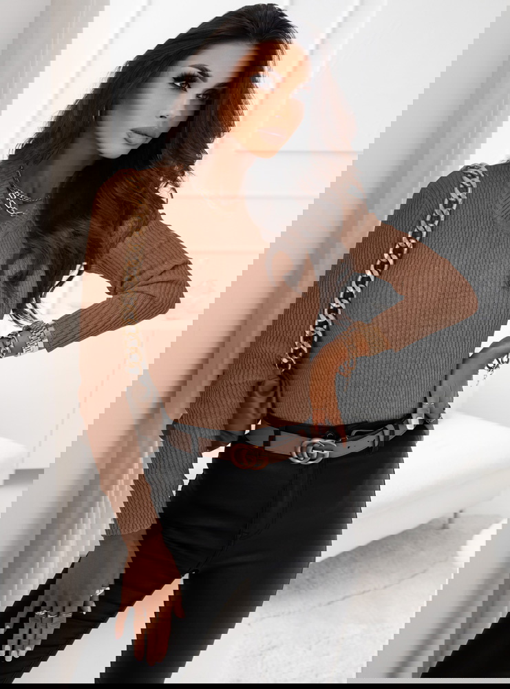 Sweterek z dekoltem w serek Romika -...