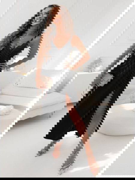 Czarna sukienka satynowa... 2