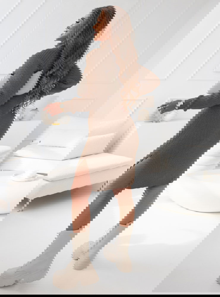 Sukienka swetrowa z golfem Mahala -...