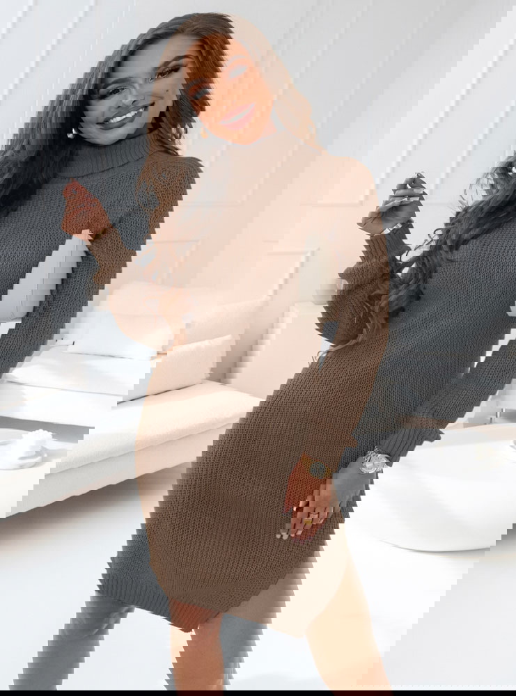 Sukienka swetrowa z golfem Mahala -...