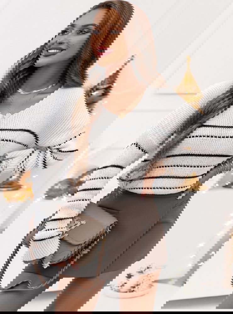 Biały sweter w czarne paski Aleja -...