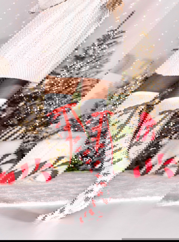 Białe świąteczne zakolanówki z...