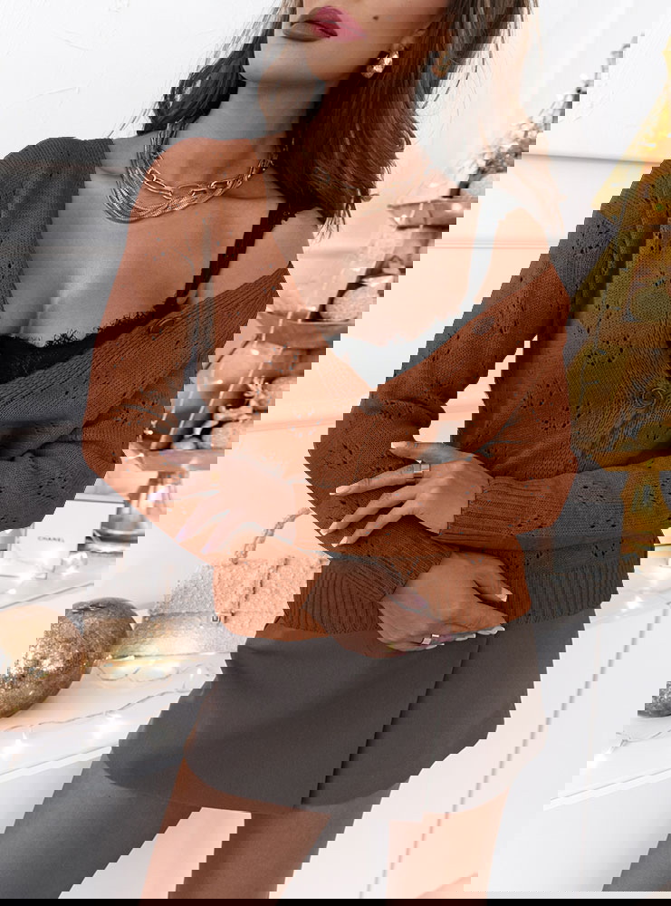 Ceglasty sweter zapinany na guziki Wamma