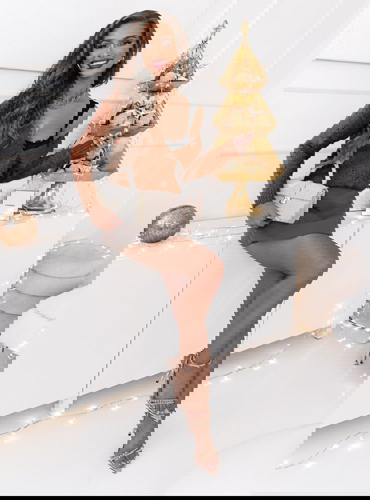 Ceglasty sweter zapinany na guziki Wamma