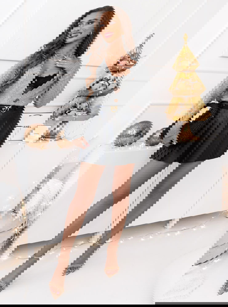 Szary sweter zapinany na guziki Tawana