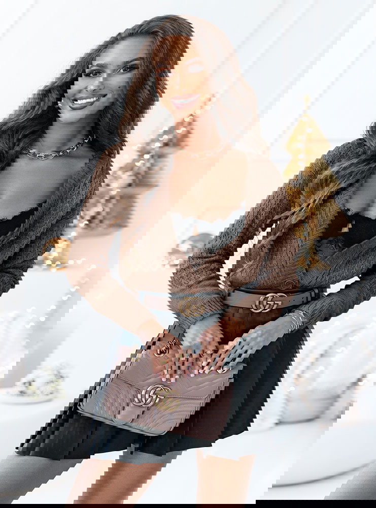 Rozpinany sweter z ozdobnym splotem...