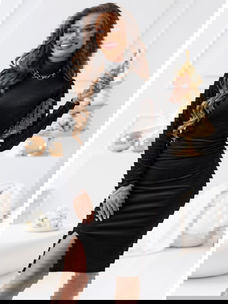 Czarna welurowa sukienka z... 2