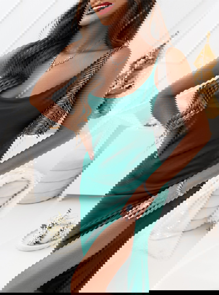 Satynowa sukienka maxi z wiązaniem na...