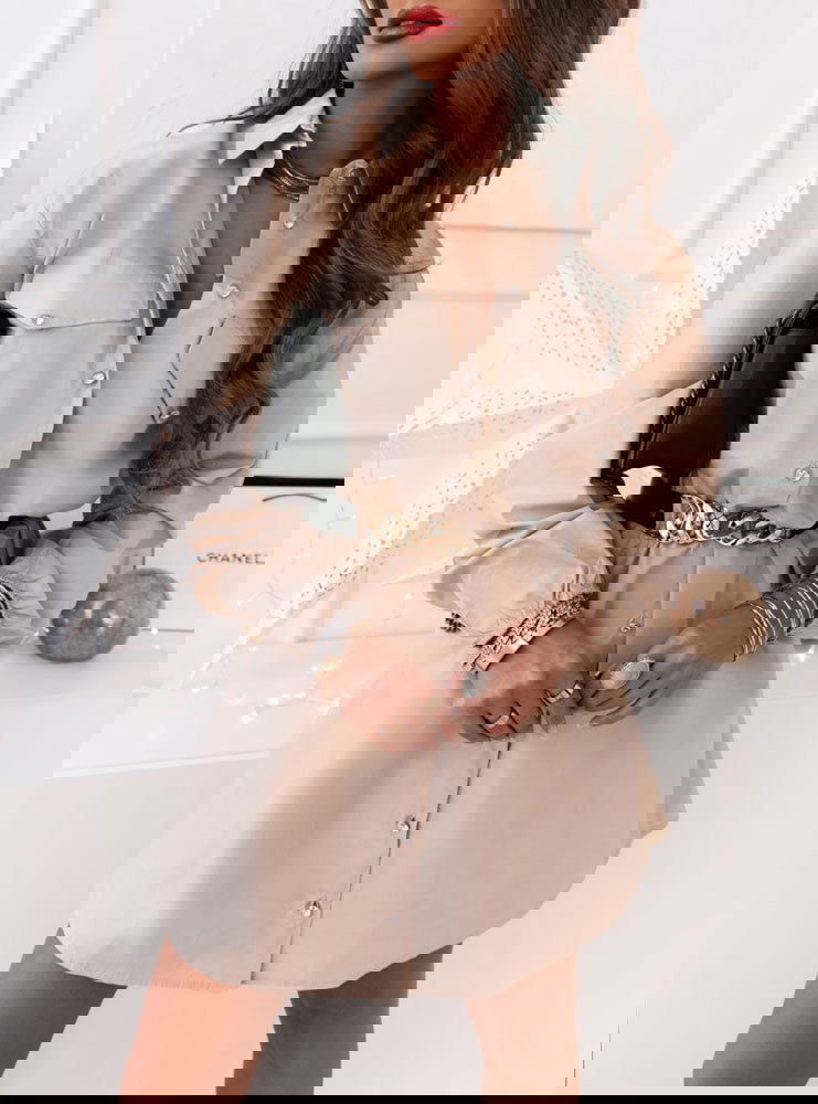 Jasnobeżowa koszulowa sukienka z...