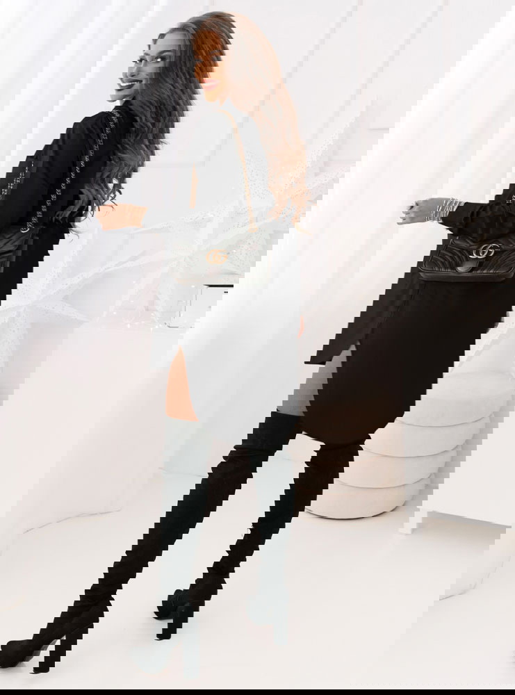 Czarna sukienka koszulowa z guzikami...