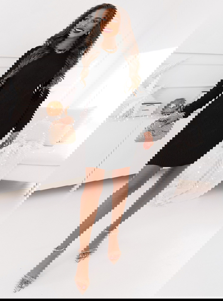 Czarna swetrowa sukienka z ozdobnymi...