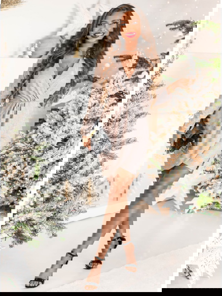 Pudrowa błyszcząca sukienka... 2