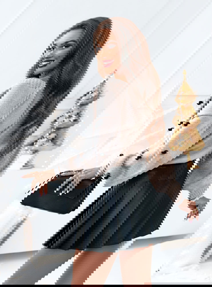 Beżowy rozpinany sweter z ozdobnymi...