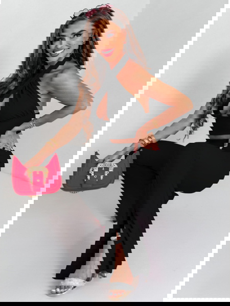 Czarne spodnie typu dzwony... 2