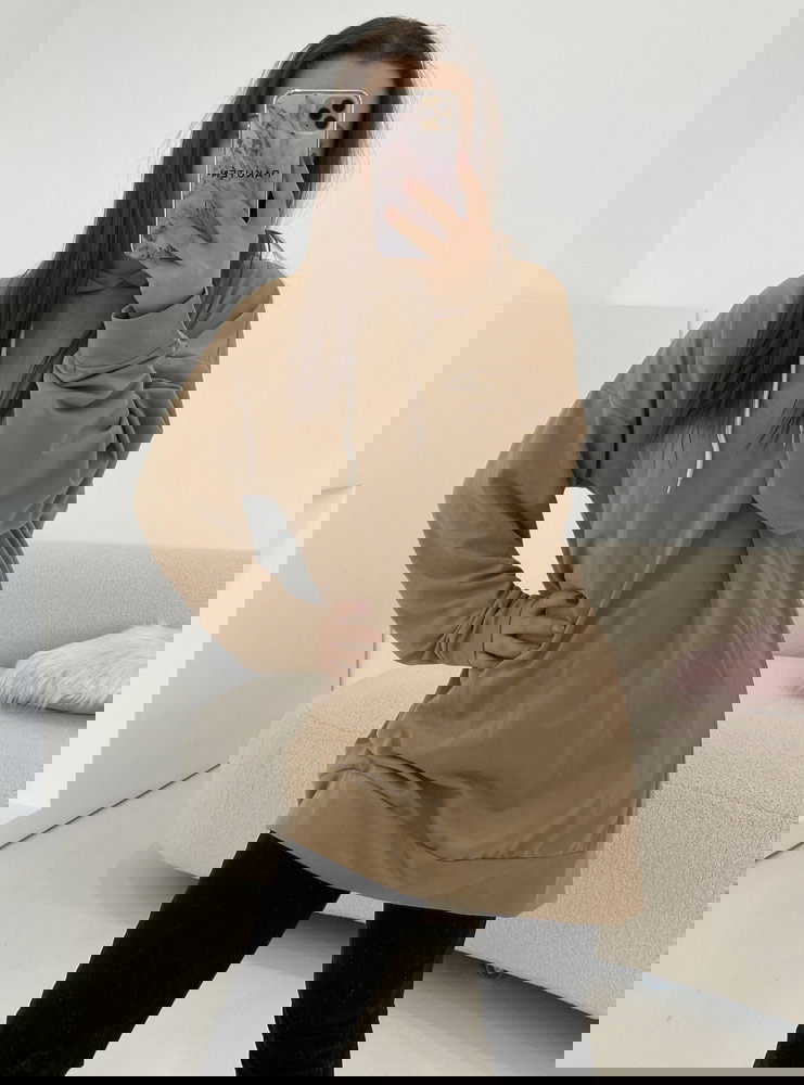 Bluza z kapturem i zamkiem na plecach...