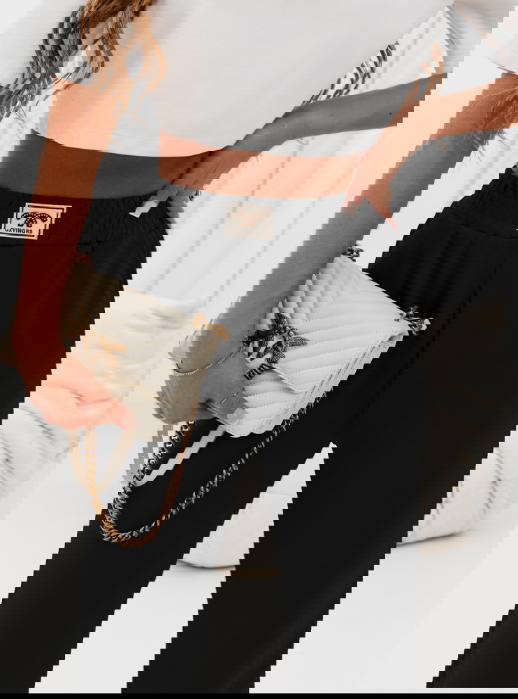 Czarne spodnie dresowe z szerokimi...