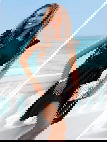 Czarna sukienka z wiązaniem... 2