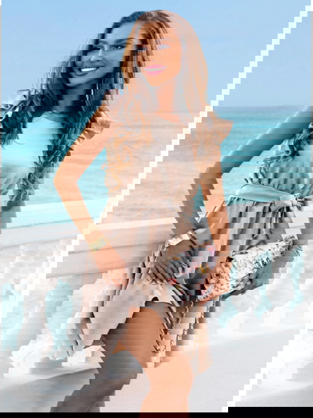 Beżowa sukienka z wiązaniem... 2