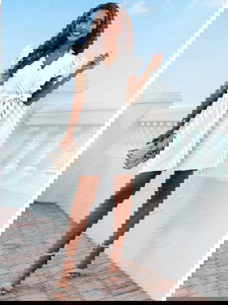 Biała sukienka z wiązaniem... 2