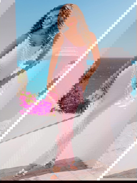 Pudrowa dopasowana sukienka... 2