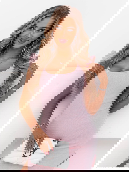 Pudrowa prążkowana sukienka... 2