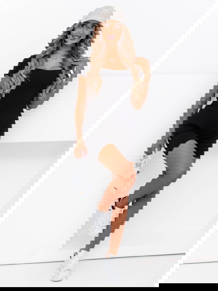 Czarny dopasowany... 2