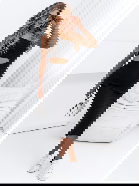 Czarna prążkowana sukienka... 2