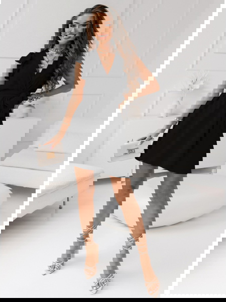 Czarna sukienka z... 2